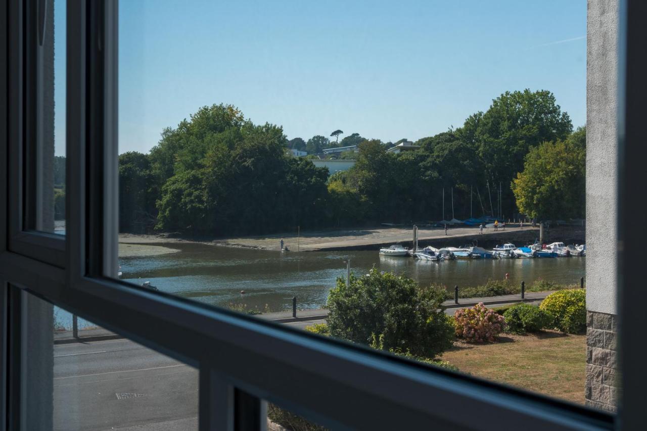 Riverside Apartment With Views And Parking Kingsbridge  Extérieur photo