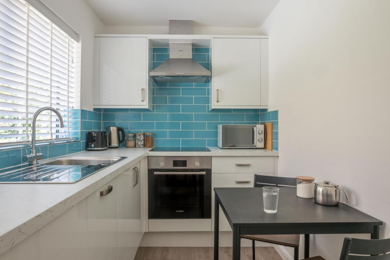 Riverside Apartment With Views And Parking Kingsbridge  Extérieur photo