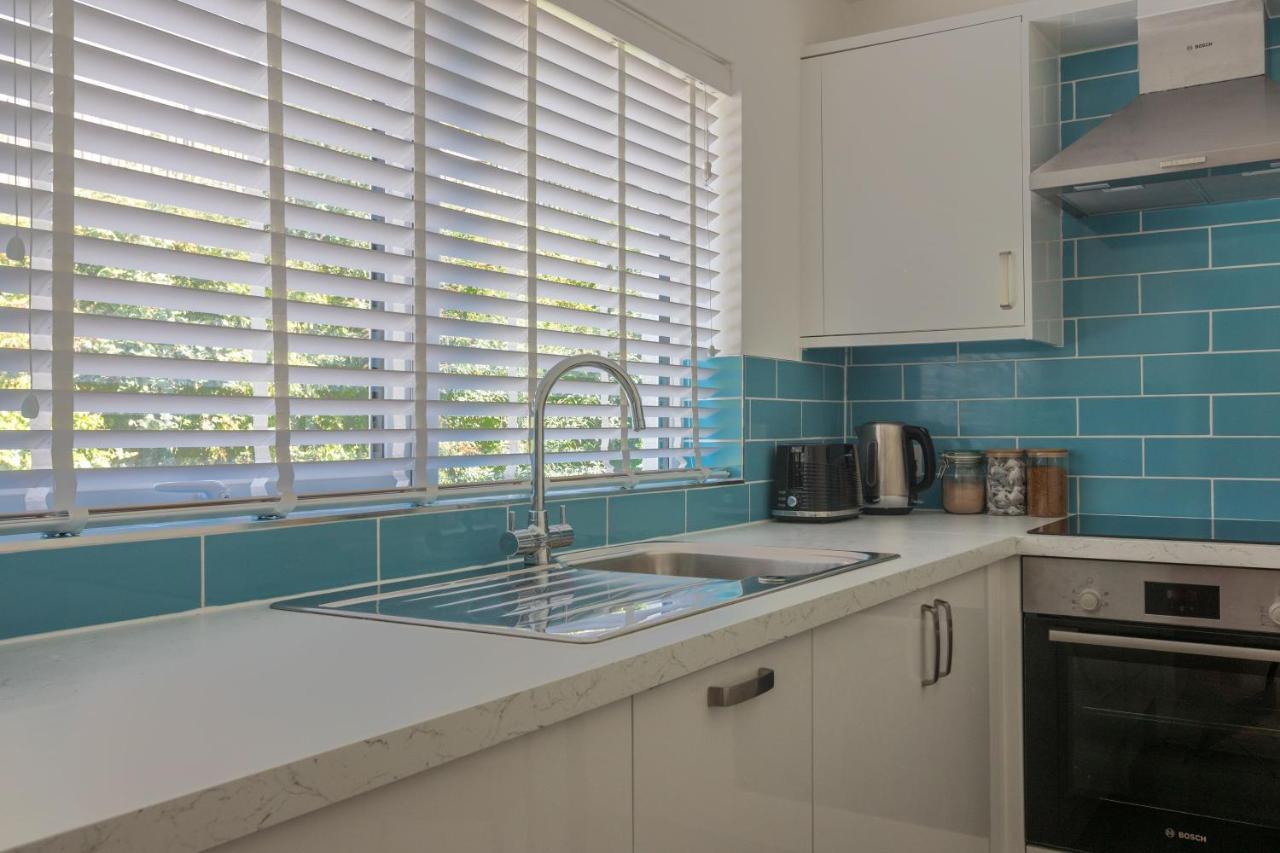 Riverside Apartment With Views And Parking Kingsbridge  Extérieur photo